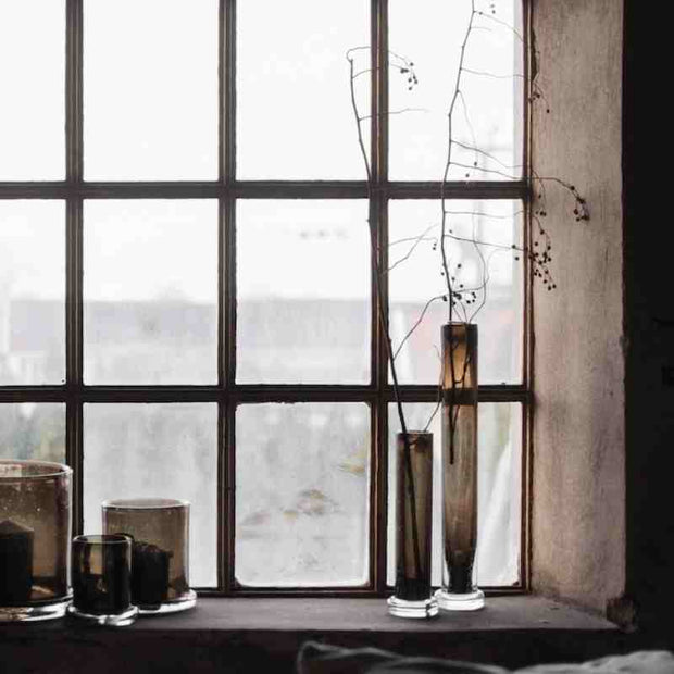 Braune Vase tall von DBKD in zwei Groessen