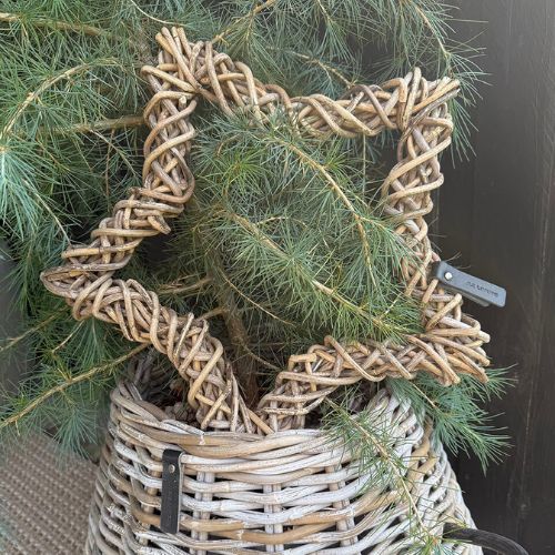 Rattan-Stern von A2 Living in drei Groessen, für Drinnen und Draußen