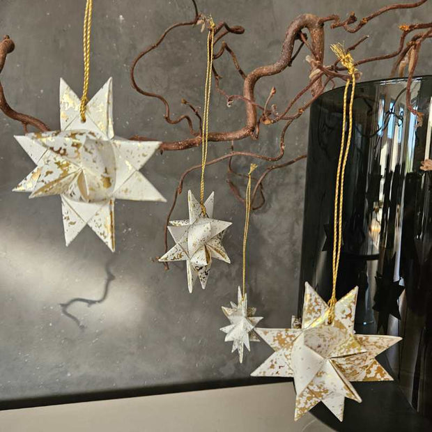 Sternanhänger aus Papier weiß 10 cm , zum Aufhängen am Weihnachtsbaum und an Ästen 