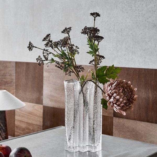 Vase Zuri klar, von House Doctor,  Höhe 31 cm, Breite, 7,5 cm, Länge: 16 cm
