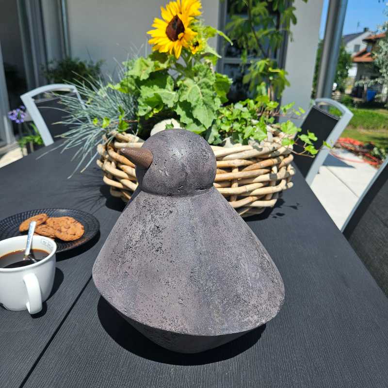 Vogel Selma in zwei Farben, für Drinnen und Draußen