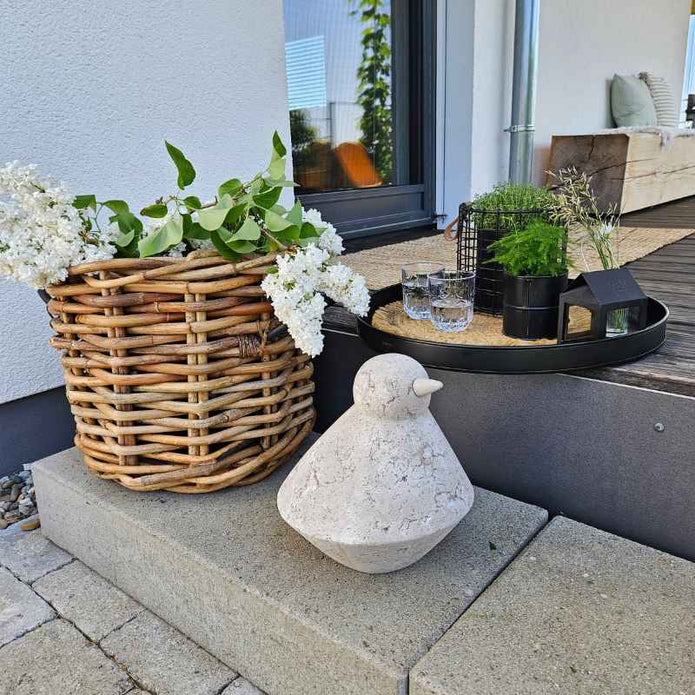 Vogel Selma in zwei Farben, für Drinnen und Draußen