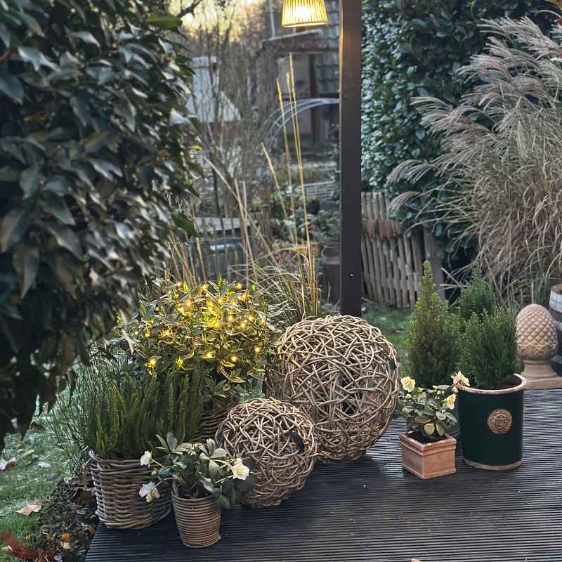 A2 Living Rattan Kugel in drei Größen aus Kubu Grey Rattan