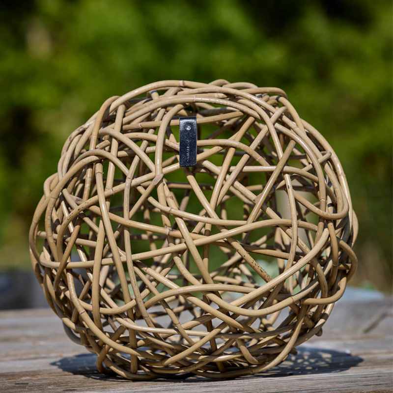 A2 Living Rattan Kugel in drei Größen aus Kubu Grey Rattan