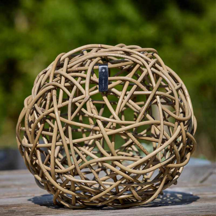 A2 Living Rattan Kugel in drei Größen aus Kubu Grey Rattan