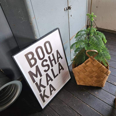 Poster 70x50 cm schwarz/weiß mit coolem Print BOOMMSHAKALAKA