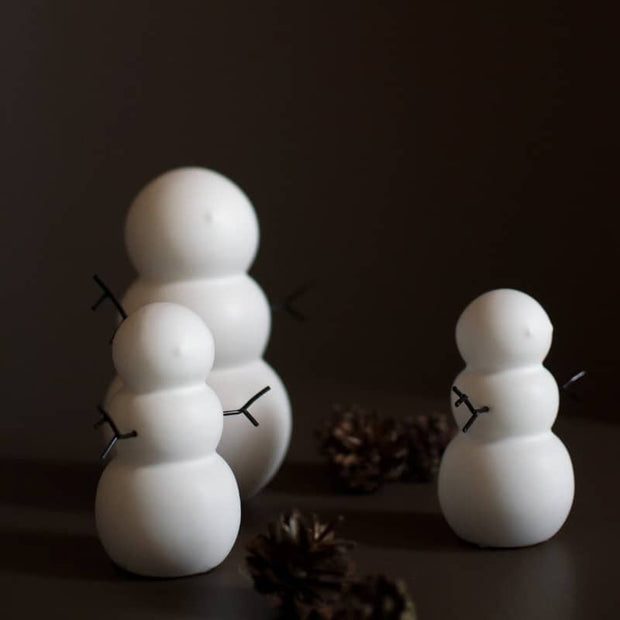 Schneemann aus Keramik weiß von DBKD in zwei Größen