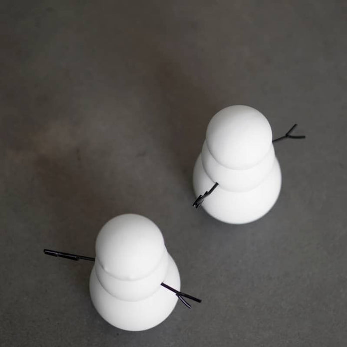 Schneemann aus Keramik weiß von DBKD in zwei Größen