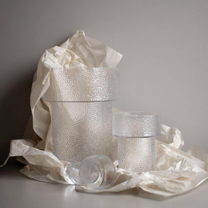 Vase Keeper structure aus Glas von DBKD in drei Größen