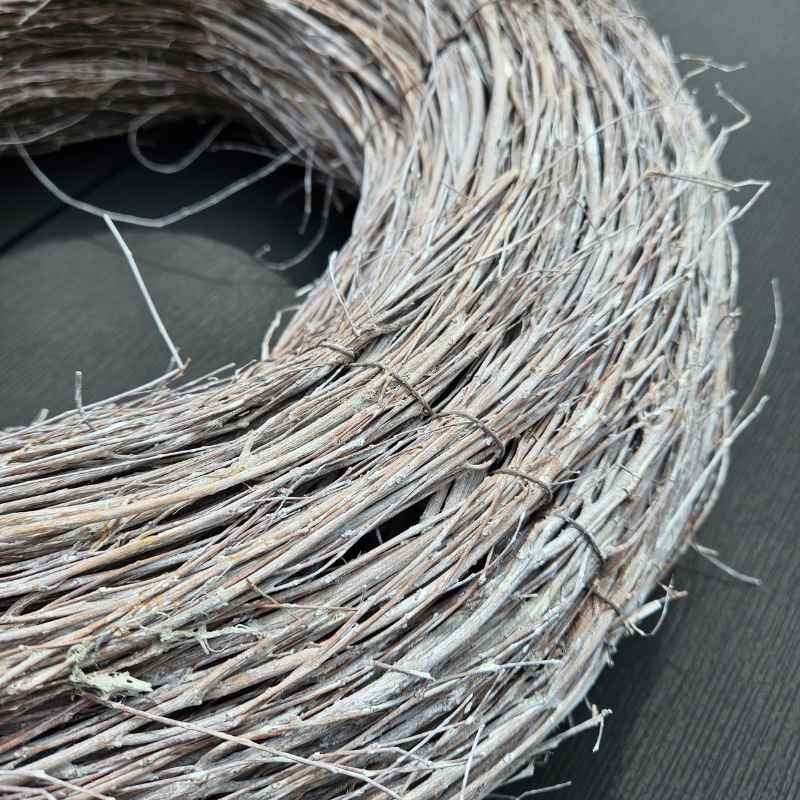 Rattan-Kranz weiß in zwei Größen