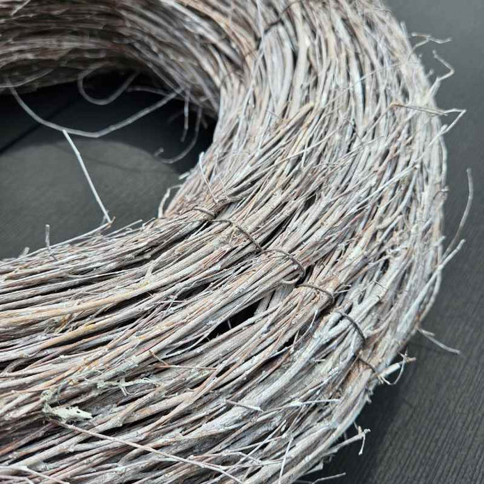 Rattan-Kranz weiß in zwei Größen