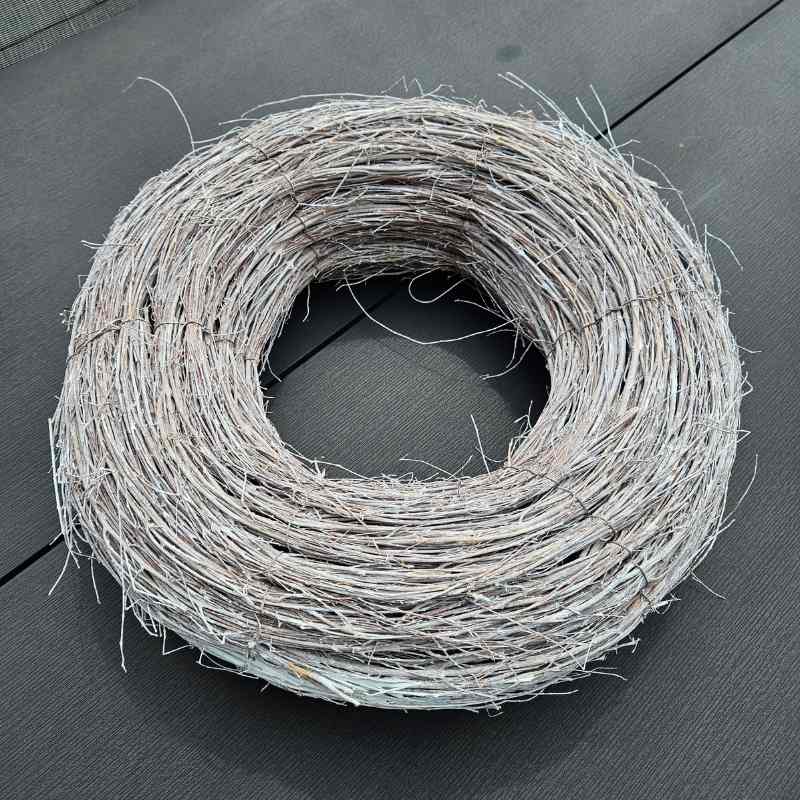 Rattan-Kranz weiß in zwei Größen