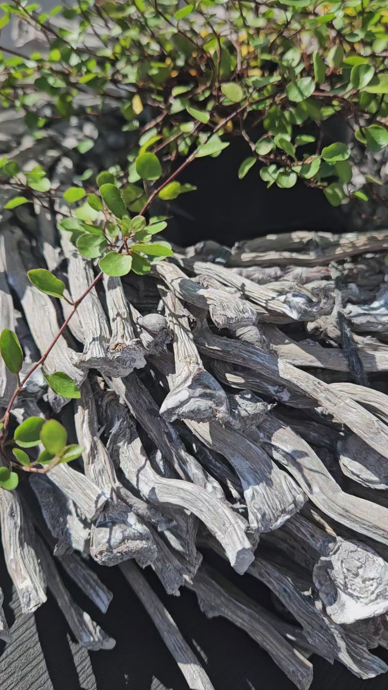 Botay Kranz aus getrockneten Palmzweigen