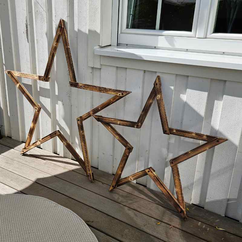 Holzstern in zwei Größen, zusammenklappbar, braun