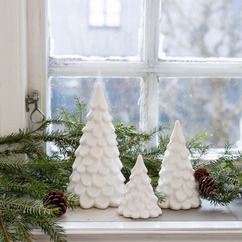 Weihnachtsbaum Norrskog von Storefactory, weiß, in drei Größen, Keramik