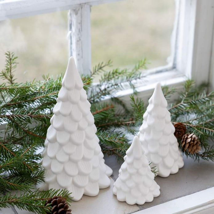 Weihnachtsbaum Norrskog von Storefactory, weiß, in drei Größen, Keramik