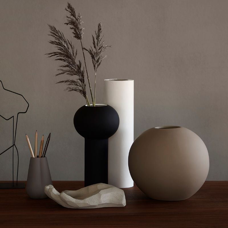 Cooee Vase Ball 20cm Durchmesser in Farbe Sand