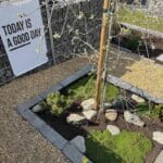 Gartenposter Outdoor mit Aufschrift "Today is a good day" in den Größen 100x170cm und 70x100cm