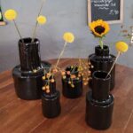 Vase Héléna schwarz in fünf Größen Serax