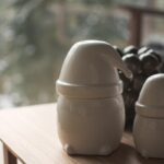 Eating Santa weiss aus Keramik von DBKD in zwei Größen