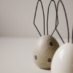 Osterhase Hare von DBKD aus Keramik mit Metallohren