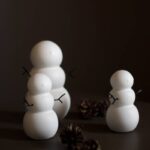Schneemann aus Keramik weiß von DBKD in zwei Größen