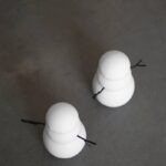 Schneemann aus Keramik weiß von DBKD in zwei Größen