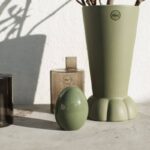 Stehendes Osterei aus Keramik von DBKD in fünf Farben