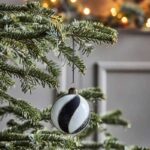 Weihnachtskugel Coil schwarz weiß von House Doctor im 4er Set