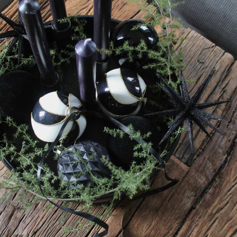 Weihnachtskugel Coil schwarz weiß von House Doctor im 4er Set