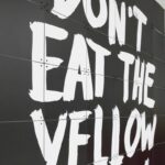 IXXI Wandbild "Don't eat the yellow snow" schwarz/weiß 80x100 cm