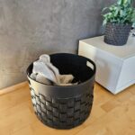 Schwarzer, geflochtener Korb aus recyceltem Leder von Orskov Copenhagen