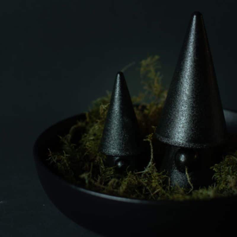Weihnachtsmann aus Keramik Santa Evert schwarz von Storefactory