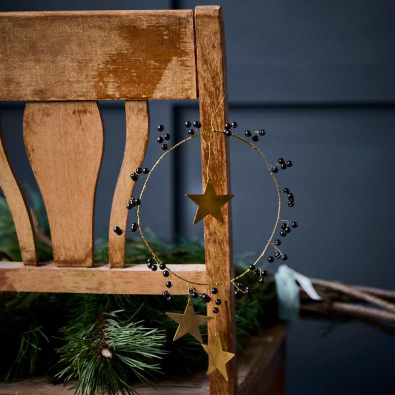 Weihnachtsschmuck Star von House Doctor, Ring mit Sternen und schwarzen Kugeln