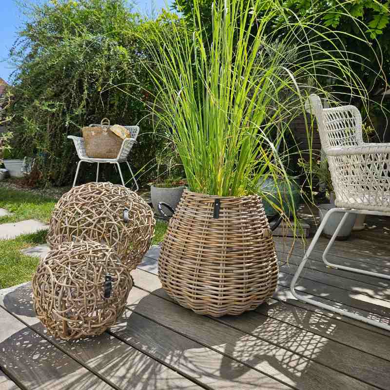 A2 Living Rattan Kugel in drei Größen aus Kubu Grey Rattan
