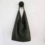 Handtasche in vier Farben, zum Umhängen
