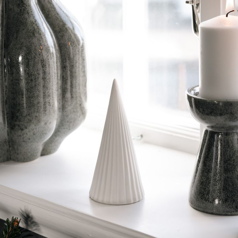Weihnachtsbaum Stigamo, matte Keramik, weiss in drei Größen, Storefactory