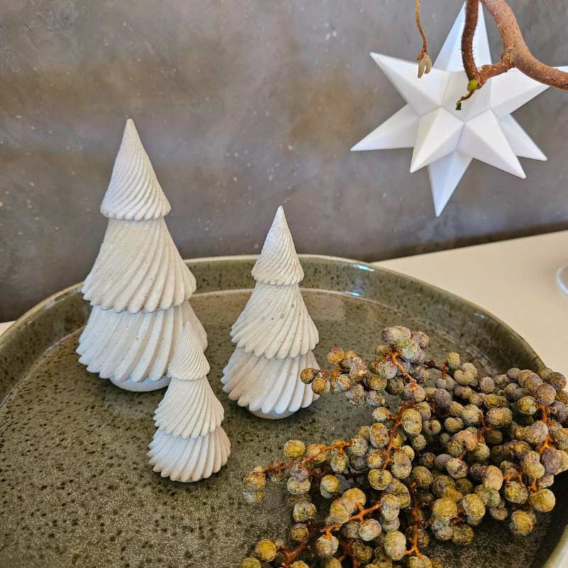 Handgefertigte Weihnachtsbäume aus Beton, 3er Set