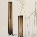 Vase tall braun aus Glas von DBKD in zwei verschiedenen Größen