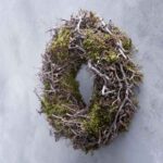 Kranz aus Moos und Bonsai-Ästen, Durchmesser 35 cm