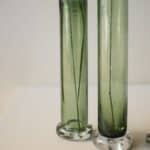 Vase tall grün aus Glas von DBKD in zwei verschiedenen Größen