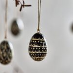 Deko-Ostereier zum Hängen von House Doctor, zum Hängen, off-white und schwarz im 6er Set