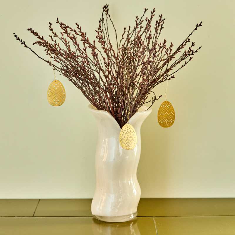 Osterschmuck Cut von House Doctor, 3er Set Eier zum Hängen, Messing