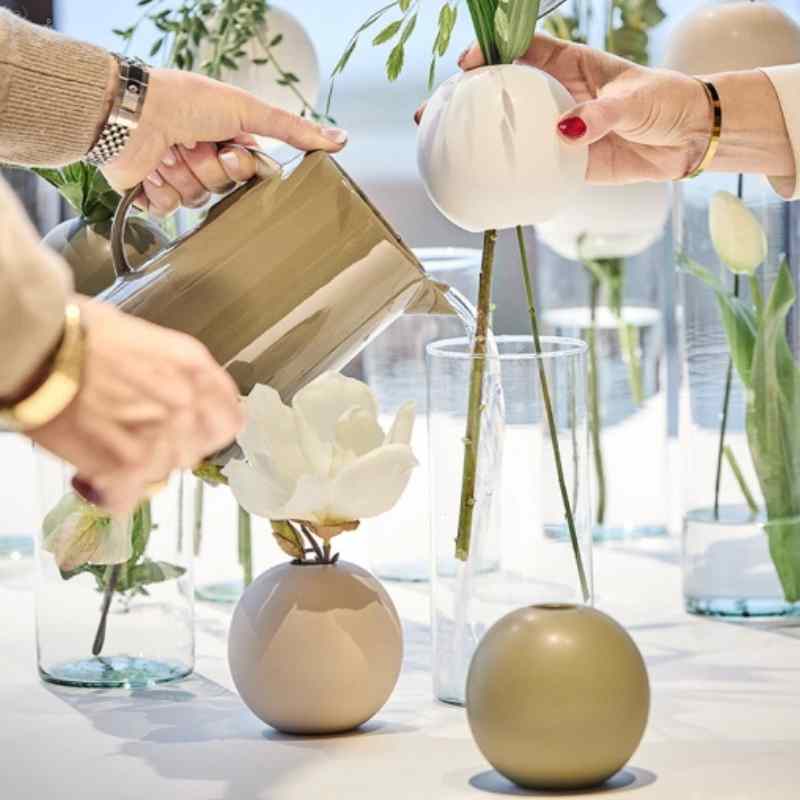 Glasvase Blossom in zwei Größen von Lübech Living, aus recyceltem Glas, Durchmesser 8,6 cm Höhe 20 cm und 30 cm