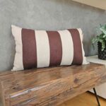 Kissen Farbe dunkelbraun und sand mit Streifen, 64x33 cm, 100% Leinen
