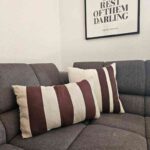 Kissen Farbe dunkelbraun und sand mit Streifen, 64x33 cm, 100% Leinen