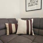 Kissen Farbe dunkelbraun und sand mit Streifen, 47x47 cm, aus 100% Leinen