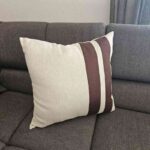 Kissen Farbe dunkelbraun und sand mit Streifen, 47x47 cm